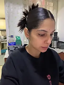 Snapshot of charlotte_stevenss_ chatting on October 29, 2025, 3:33 pm charlotte stevenss online show from October 29, 2025, 3:33 pm