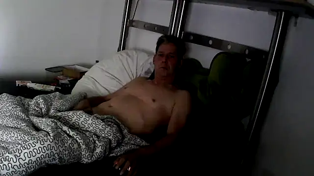 Snapshot of peterpaul2208 chatting on May 21, 2026, 3:53 pm peterpaul2208 online show from May 21, 2026, 3:53 pm