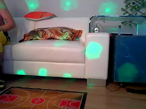 Snapshot of OSIRlS chatting on February 21, 2026, 4:53 pm OSIRlS online show from February 21, 2026, 4:53 pm