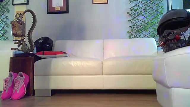 OSIRlS online show from March 14, 2026, 6:08 am