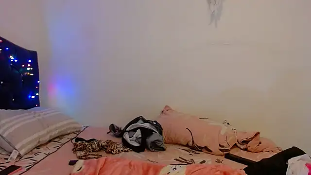 Snapshot of gooddes303salome chatting on September 22, 2025, 1:44 am gooddes303salome online show from September 22, 2025, 1:44 am