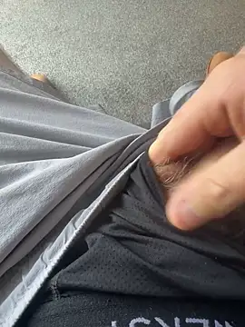 Snapshot of Averagematt1991 chatting on September 30, 2025, 11:27 am Averagematt1991 online show from September 30, 2025, 11:27 am