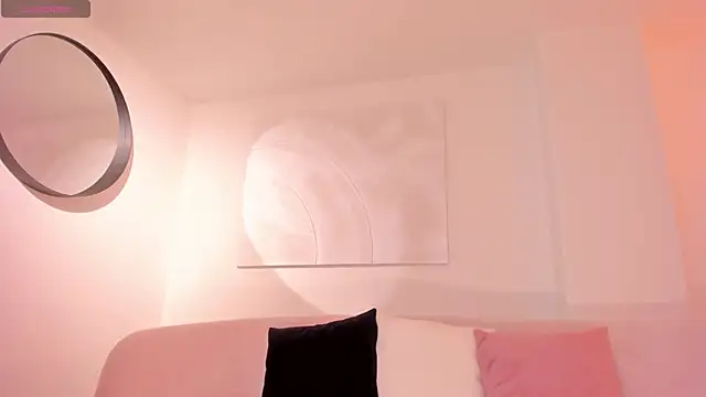 MariamRivera  online show from February 17, 2025, 3:58 am