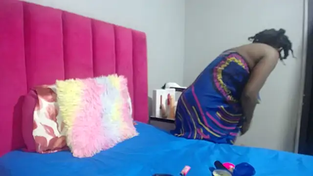 Shaniko89 online show from November 16, 2025, 3:39 pm