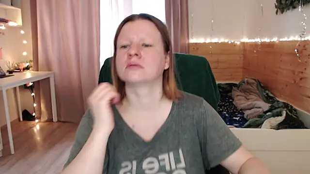 Snapshot of Exponent_5 chatting on May 12, 2026, 5:08 pm Exponent 5 online show from May 12, 2026, 5:08 pm