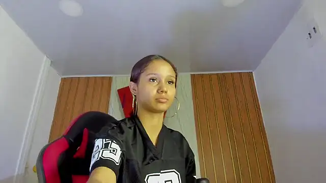 MarianaManzur online show from January 12, 2026, 4:47 pm