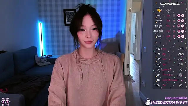 Snapshot of lialiliaa chatting on October 5, 2025, 11:01 am lialiliaa online show from October 5, 2025, 11:01 am