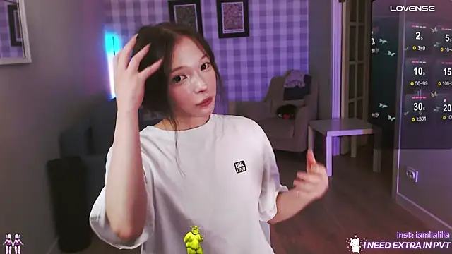 Snapshot of lialiliaa chatting on March 12, 2025, 4:46 pm lialiliaa online show from March 12, 2025, 4:46 pm