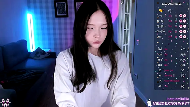 Snapshot of lialiliaa chatting on October 10, 2025, 8:59 am lialiliaa online show from October 10, 2025, 8:59 am