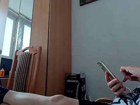 Snapshot of She-devilx chatting on March 21, 2026, 8:41 am She-devilx online show from March 21, 2026, 8:41 am