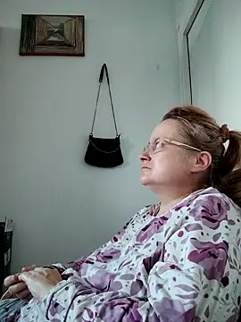 Snapshot of She-devilx chatting on February 28, 2026, 4:17 pm She-devilx online show from February 28, 2026, 4:17 pm