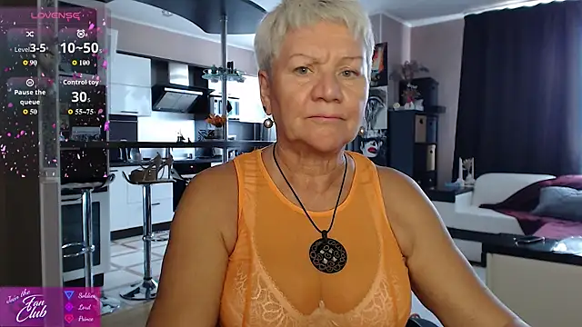 Snapshot of roxana_brooks chatting on June 19, 2026, 2:45 pm roxana brooks online show from June 19, 2026, 2:45 pm