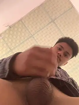 Hullax online show from March 19, 2026, 2:11 am