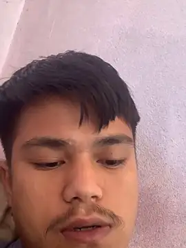 Hullax online show from November 16, 2025, 2:27 am