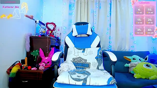 Snapshot of Aleexx___ chatting on September 27, 2025, 12:00 pm Aleexx online show from September 27, 2025, 12:00 pm