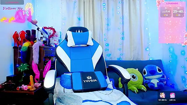 Snapshot of Aleexx___ chatting on October 22, 2025, 9:20 am Aleexx online show from October 22, 2025, 9:20 am