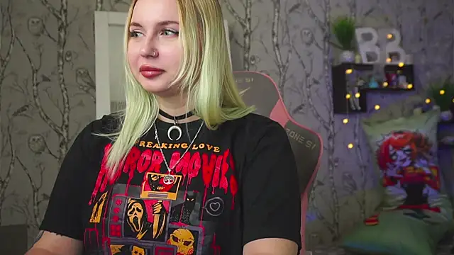 Moon Valkyrie online show from February 3, 2026, 6:11 am