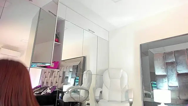 Snapshot of zinnia_mosley chatting on October 14, 2025, 11:33 am zinnia mosley online show from October 14, 2025, 11:33 am