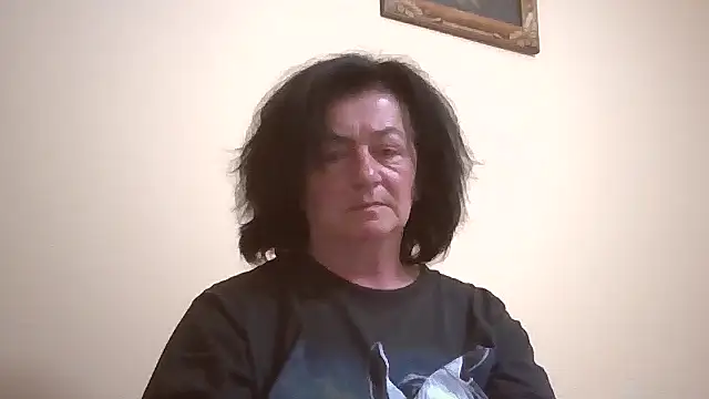 GypsiQueen2 online show from May 6, 2026, 7:18 pm