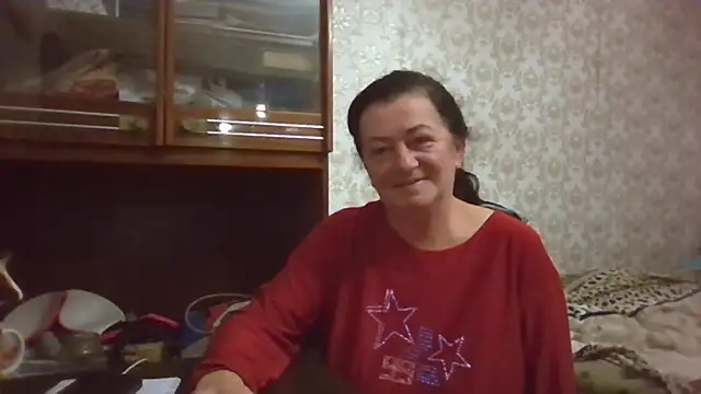 GypsiQueen2 online show from October 15, 2025, 6:38 pm