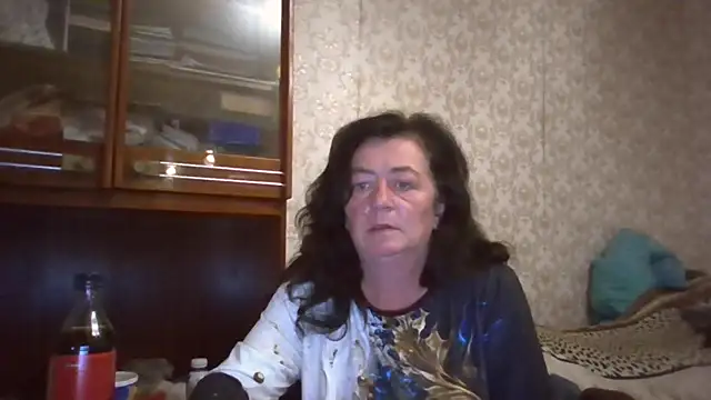 GypsiQueen2 online show from September 28, 2025, 6:26 pm