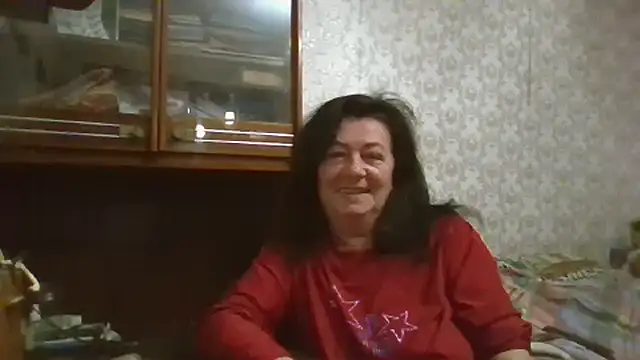 GypsiQueen2 online show from November 8, 2025, 5:16 pm