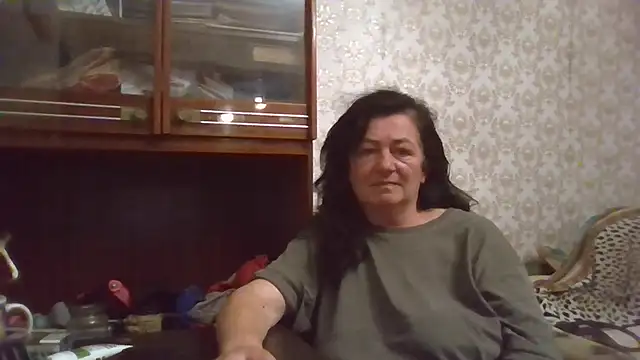 GypsiQueen2 online show from October 23, 2025, 4:38 pm