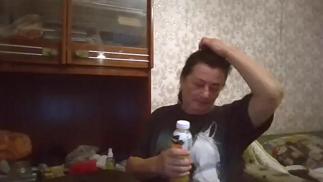 GypsiQueen2 online show from September 23, 2025, 8:16 pm