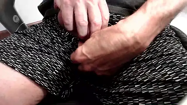 Snapshot of Cheaptriterry chatting on September 15, 2025, 5:13 pm Cheaptriterry online show from September 15, 2025, 5:13 pm