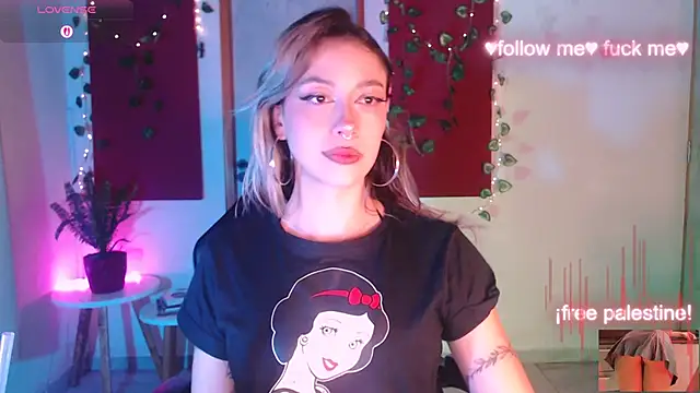 Snapshot of sakura_beauty chatting on October 15, 2025, 5:06 am sakura beauty online show from October 15, 2025, 5:06 am