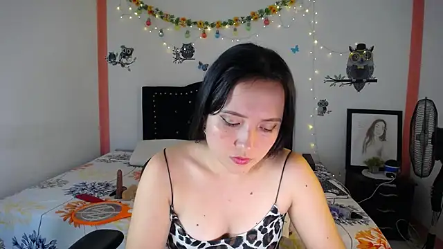 naughty girl 4u online show from March 20, 2025, 6:53 pm