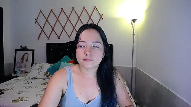 naughty girl 4u online show from September 16, 2025, 8:32 pm