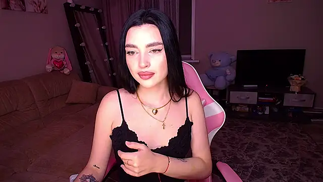   Malika   online show from October 2, 2025, 3:04 pm