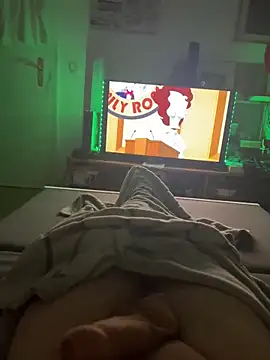 David19932908 online show from December 4, 2024, 9:18 pm