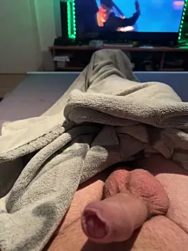 David19932908 online show from February 10, 2025, 8:42 pm