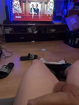 David19932908 online show from December 10, 2024, 8:27 pm