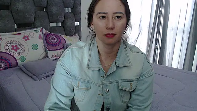 sara hott 1 online show from April 12, 2026, 8:23 pm