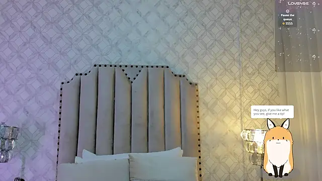 Pia Johnson  online show from February 12, 2026, 11:32 am