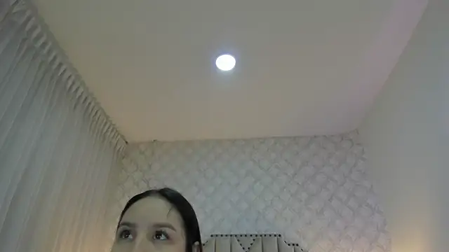 Pia Johnson  online show from March 23, 2026, 11:54 am