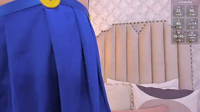 Pia Johnson  online show from November 22, 2025, 11:31 am