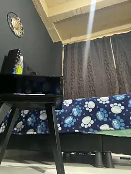 amareto queen online show from April 17, 2026, 9:06 pm