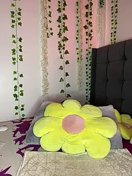 Snapshot of DazedGlade chatting on November 9, 2025, 1:26 pm DazedGlade online show from November 9, 2025, 1:26 pm