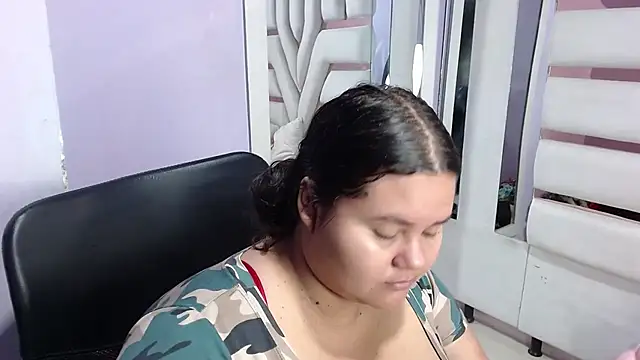 ValenTitis online show from November 15, 2025, 8:46 pm