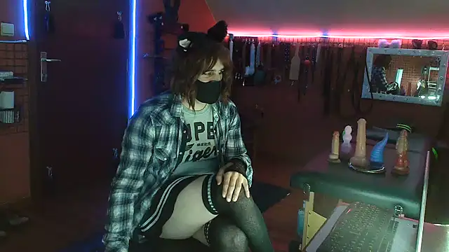 Ginny-the-bdsm-nympho online show from July 18, 2026, 5:10 pm
