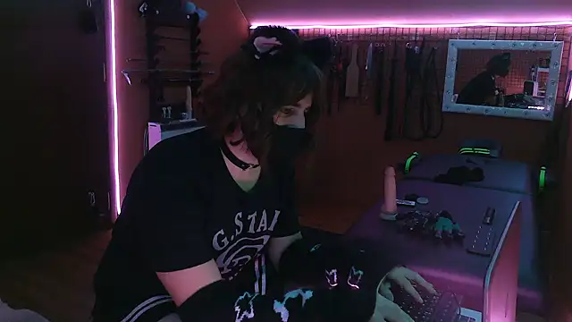 Snapshot of Ginny-the-bdsm-nympho chatting on December 14, 2025, 6:13 pm Ginny-the-bdsm-nympho online show from December 14, 2025, 6:13 pm