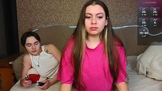 Snapshot of twobabesweet chatting on March 1, 2025, 10:34 am twobabesweet online show from March 1, 2025, 10:34 am