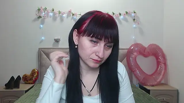 NinaFlawlees online show from March 5, 2026, 12:57 pm