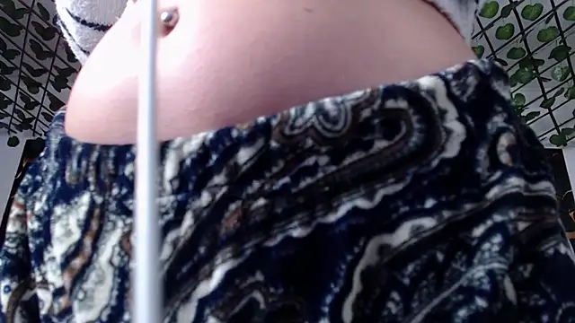 adriscute online show from April 20, 2026, 7:04 pm
