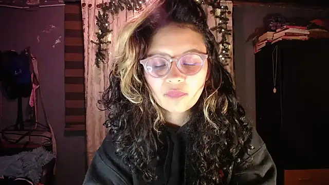 Hathorlove online show from January 13, 2026, 1:53 am