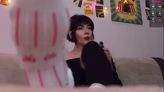 Luna Blake online show from April 19, 2026, 6:10 pm